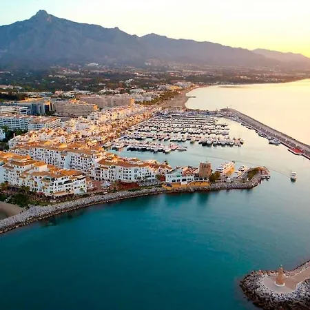 Cozy Just Steps From Old Town Appartamento Marbella
